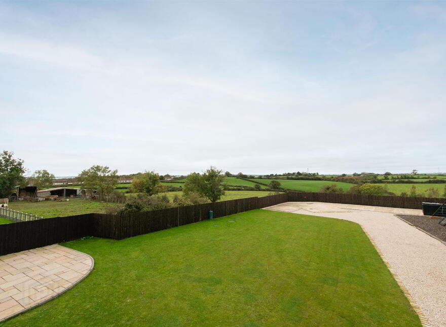10 Tullyhenan Road, Banbridge, BT32 4EY