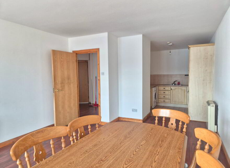 33 Queens Court, Queens Quay, Derry, BT48 7AW
