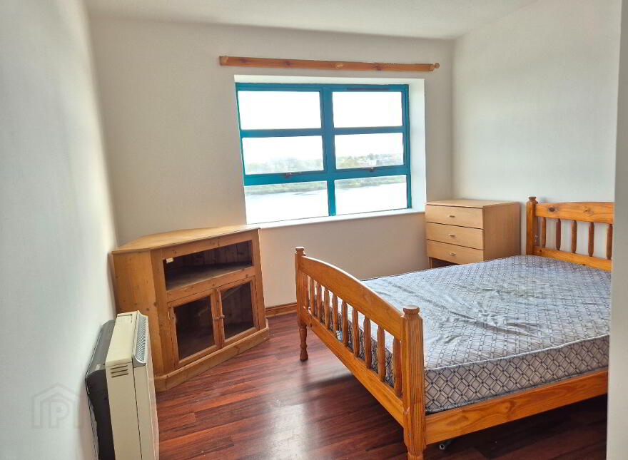 33 Queens Court, Queens Quay, Derry, BT48 7AW