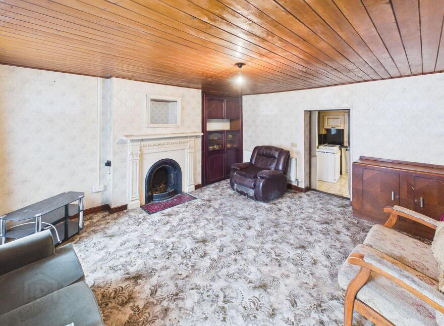 Main St, Cloughjordan, E53T854