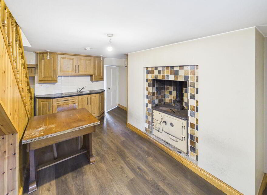 Main St, Cloughjordan, E53T854
