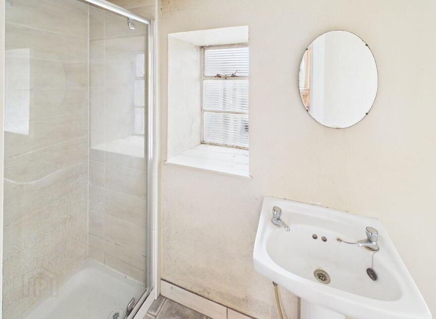 Main St, Cloughjordan, E53T854