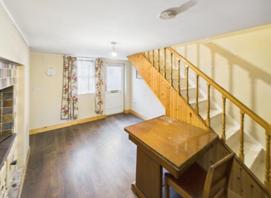 Main St, Cloughjordan, E53T854