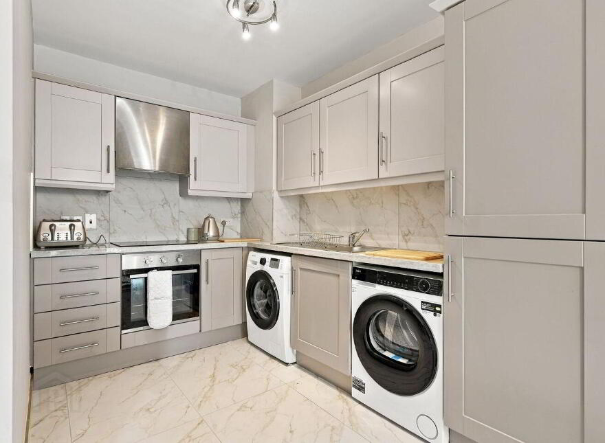 51 Boroimhe Beech, Swords, K67Y497