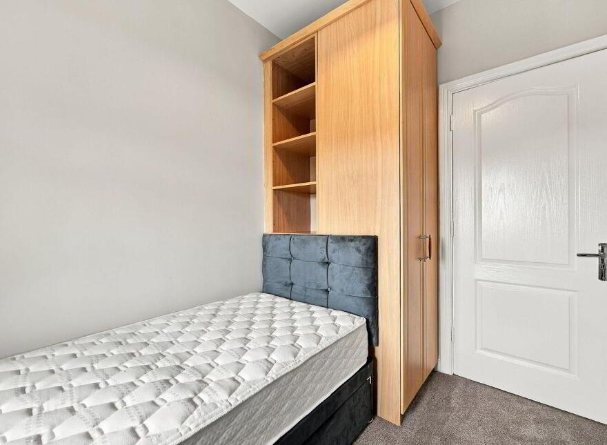 51 Boroimhe Beech, Swords, K67Y497