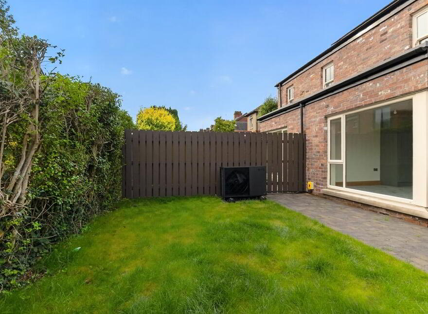 Willesden Park, Stranmillis, Belfast, BT9 5GX