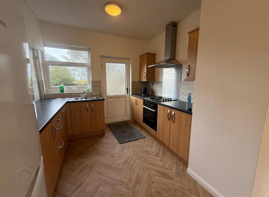 8 Abercorn Avenue, Portrush, BT56 8HW