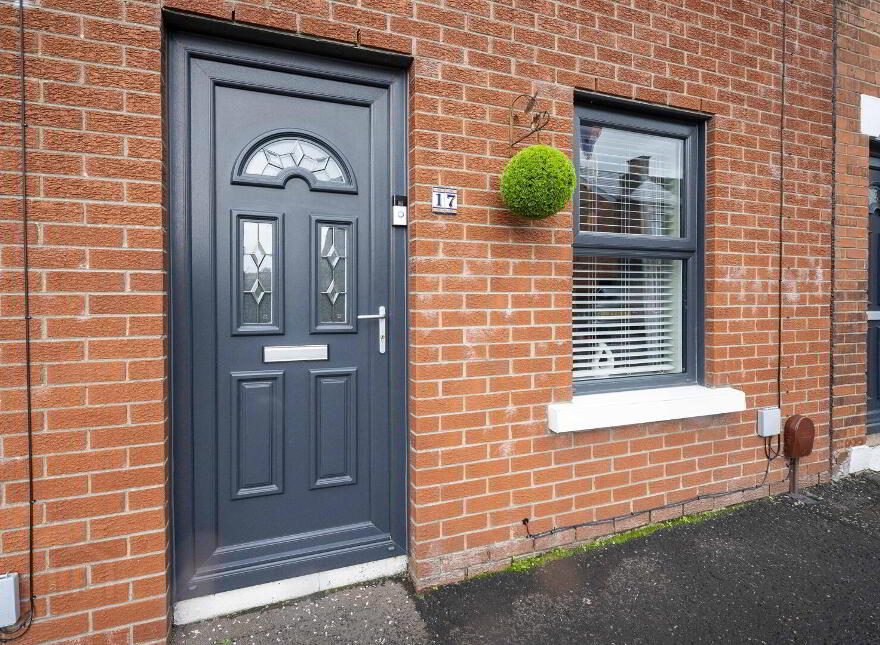 17 Lisavon Parade, Belfast, BT4 1LE