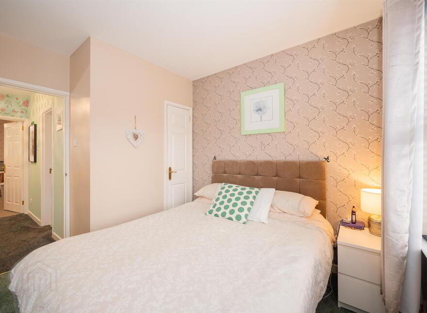 17 Lisavon Parade, Belfast, BT4 1LE
