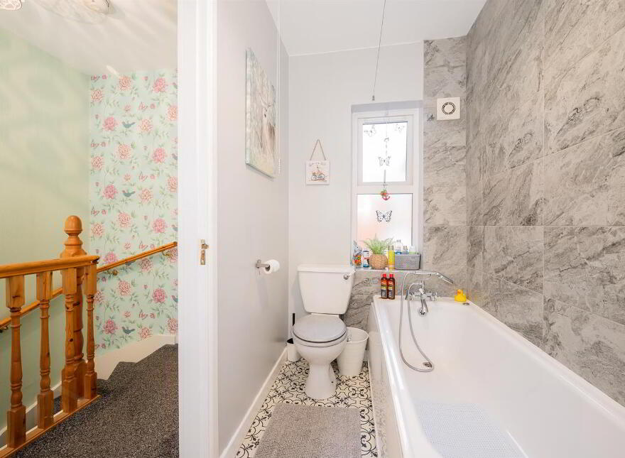 17 Lisavon Parade, Belfast, BT4 1LE