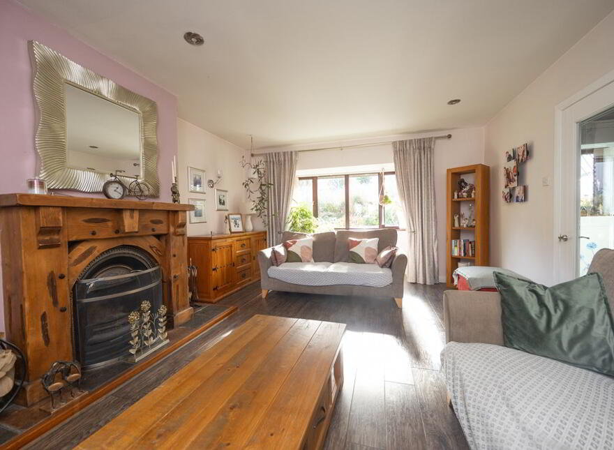 12 Woodridge, Ballynahinch, BT24 8XB
