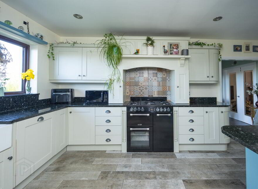 12 Woodridge, Ballynahinch, BT24 8XB