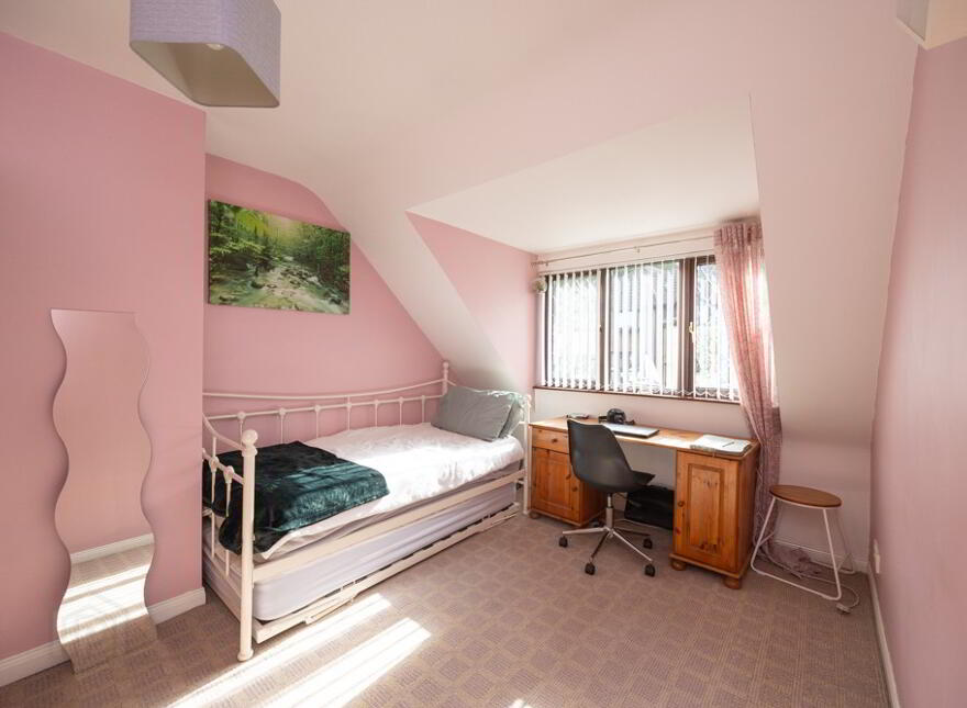 12 Woodridge, Ballynahinch, BT24 8XB