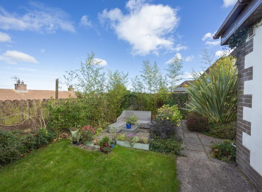 12 Woodridge, Ballynahinch, BT24 8XB