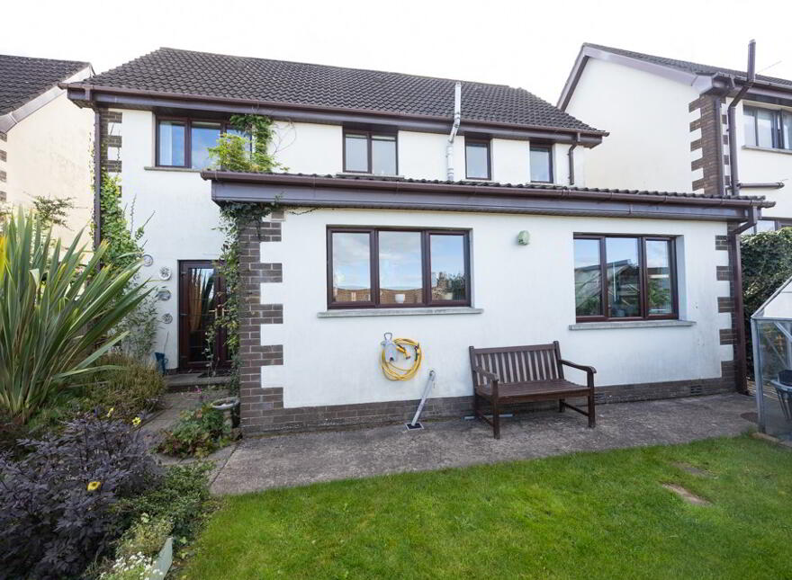 12 Woodridge, Ballynahinch, BT24 8XB