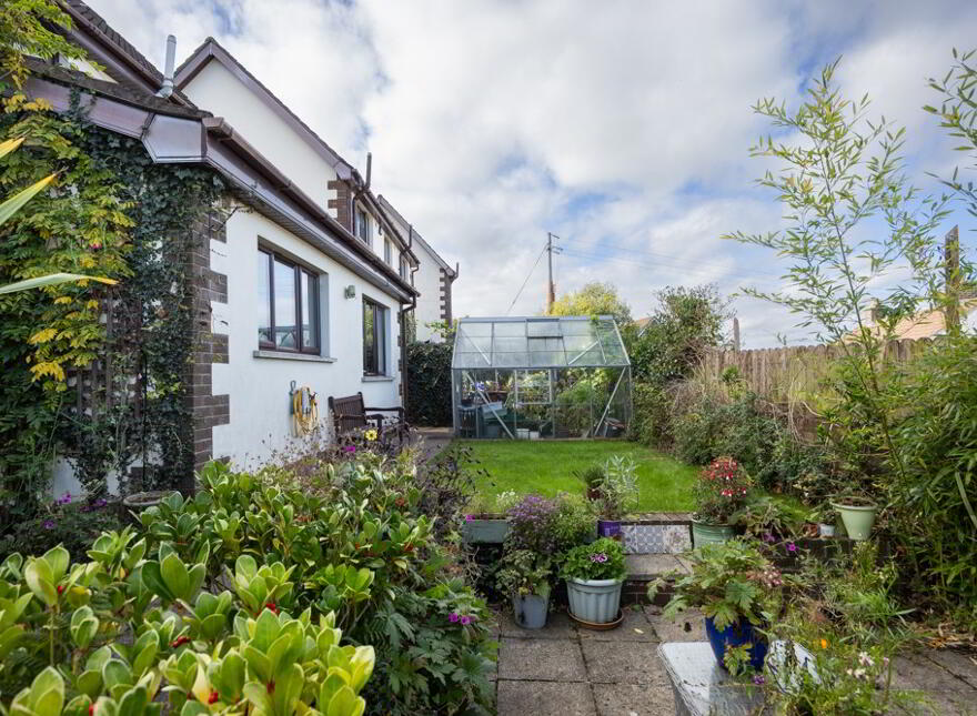 12 Woodridge, Ballynahinch, BT24 8XB