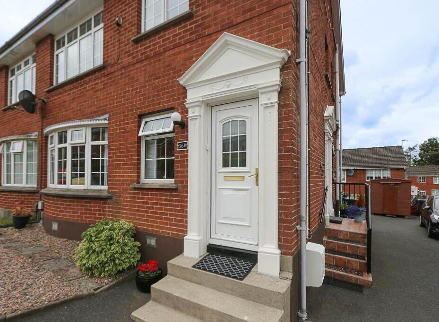 36b Dundonald Heights, Dundonald, Belfast, BT16 1XL
