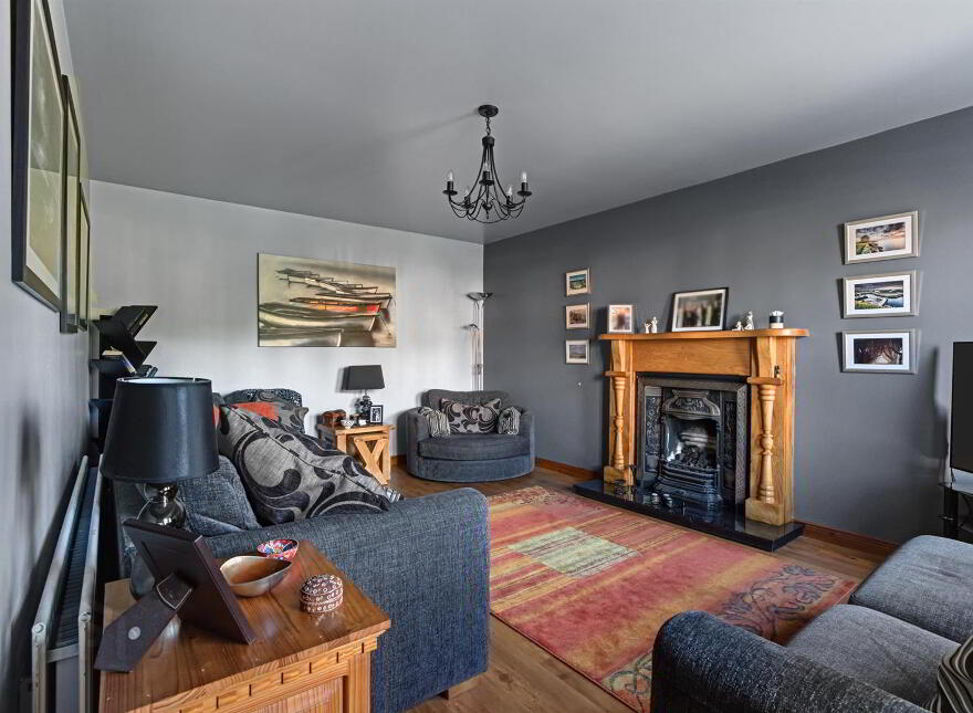 63 Lord Moira Park, Ballynahinch, BT24 8TF