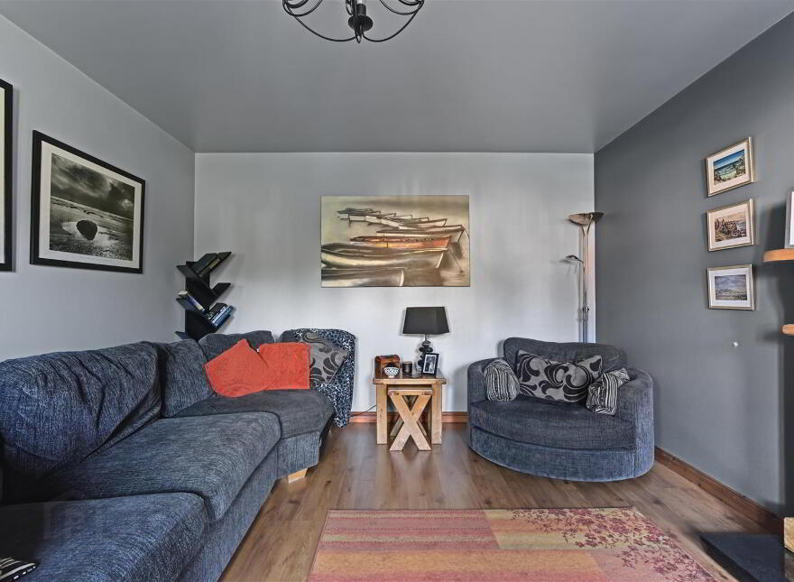 63 Lord Moira Park, Ballynahinch, BT24 8TF