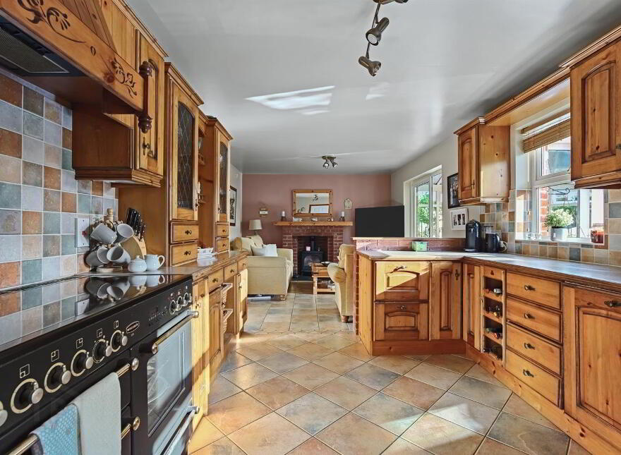 63 Lord Moira Park, Ballynahinch, BT24 8TF