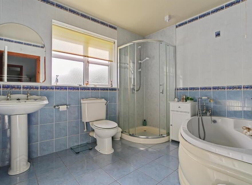 63 Lord Moira Park, Ballynahinch, BT24 8TF