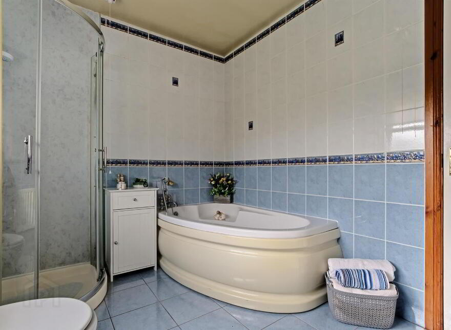 63 Lord Moira Park, Ballynahinch, BT24 8TF