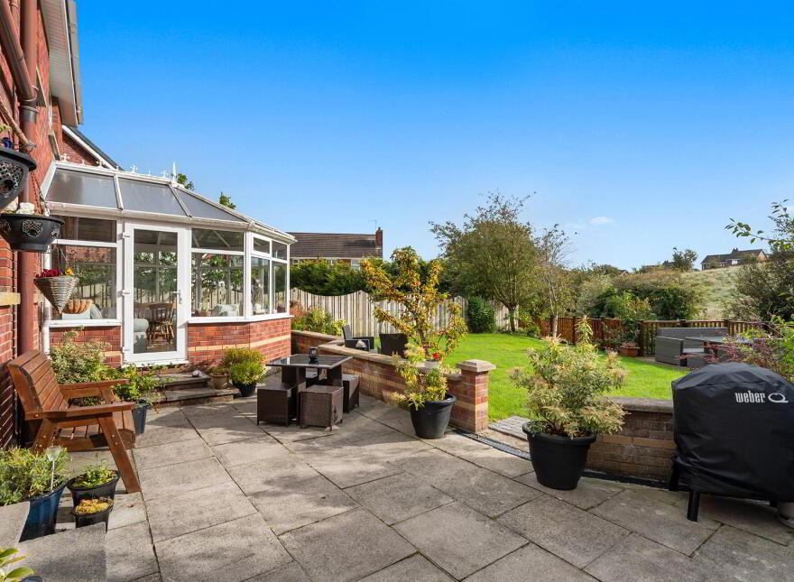 63 Lord Moira Park, Ballynahinch, BT24 8TF