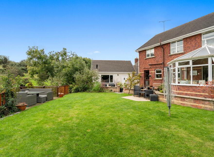 63 Lord Moira Park, Ballynahinch, BT24 8TF