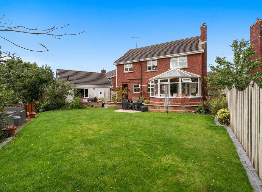 63 Lord Moira Park, Ballynahinch, BT24 8TF