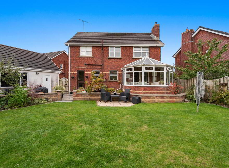 63 Lord Moira Park, Ballynahinch, BT24 8TF