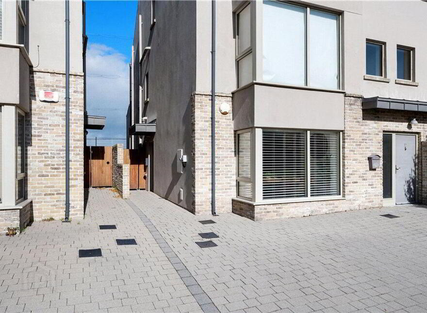 36 Aylesbury, Ballintemple, Ballintemple, T12KF8E