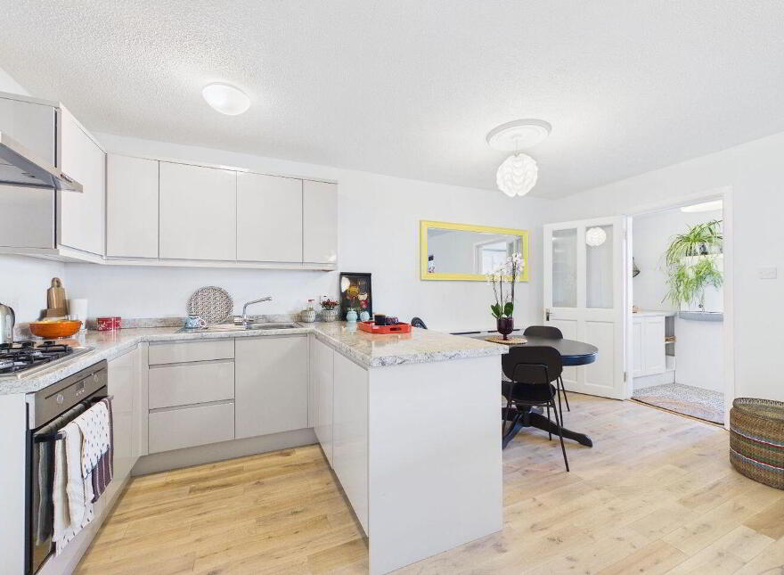 Apartment 34a Adelphi Quay, Waterford City Centre, Waterford City Centre, X91Y867