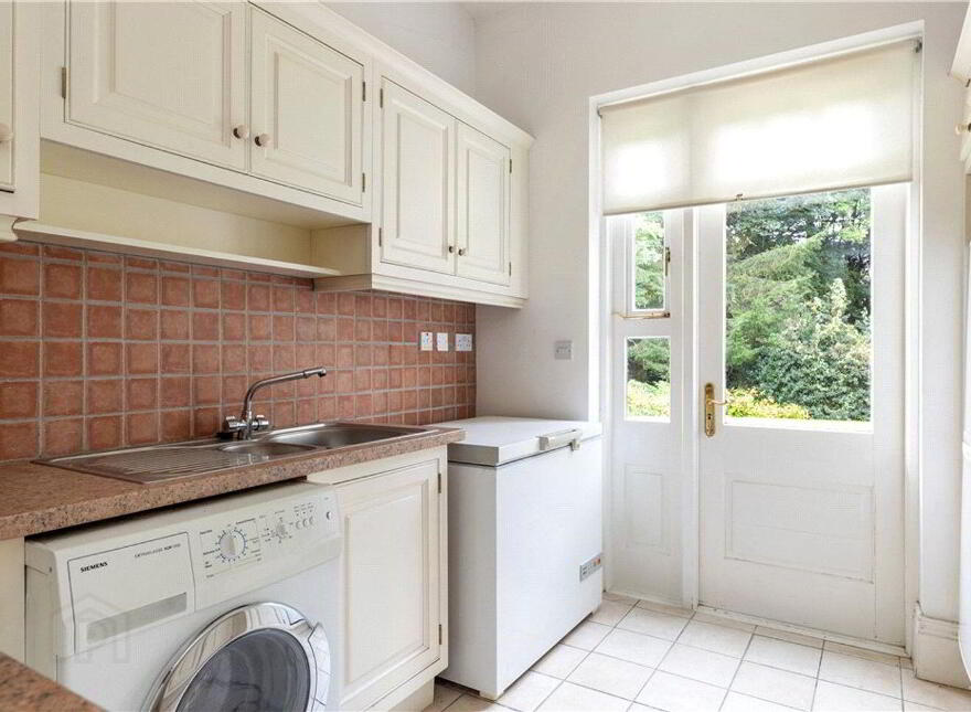 Greenfield House, Kilgobbin Road, Dublin 18, D18XA78