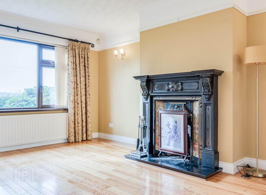 1 Fairlands, Moorfields, Ballymena, BT42 3HE