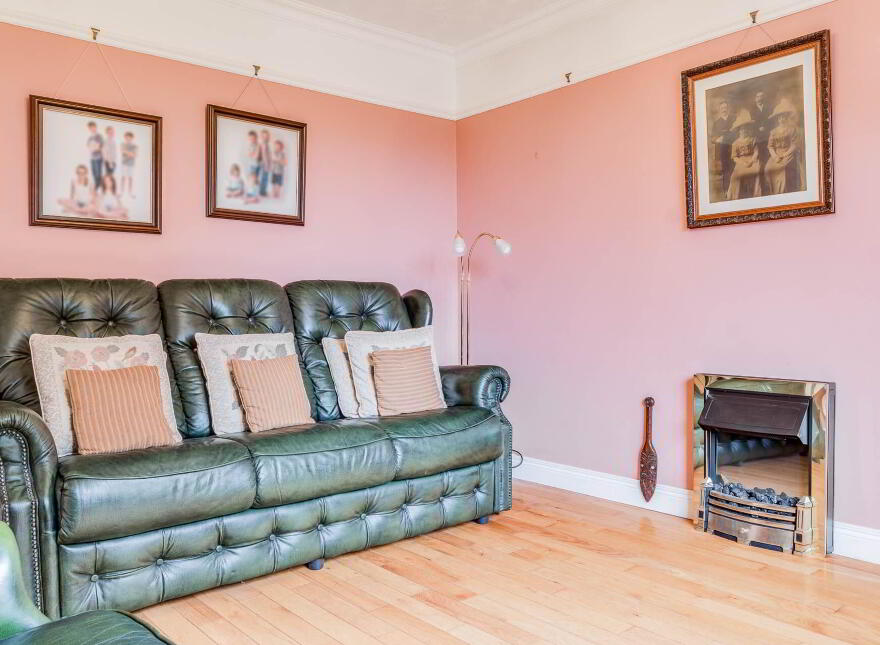 1 Fairlands, Moorfields, Ballymena, BT42 3HE
