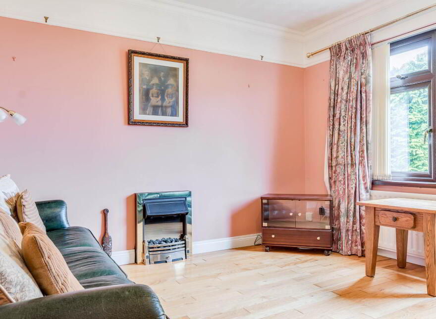 1 Fairlands, Moorfields, Ballymena, BT42 3HE
