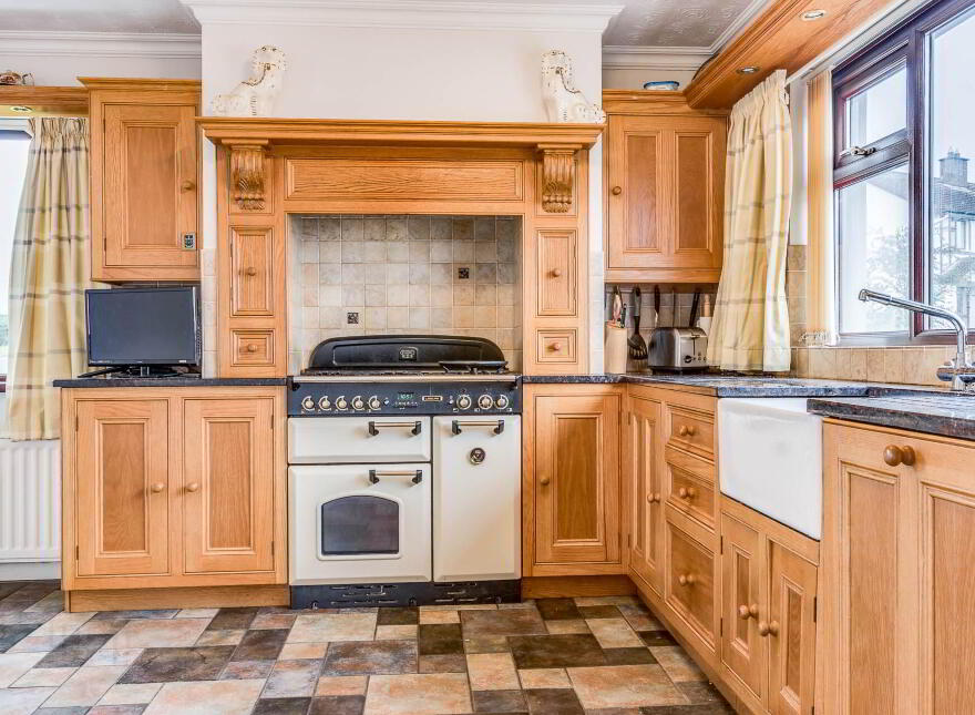 1 Fairlands, Moorfields, Ballymena, BT42 3HE