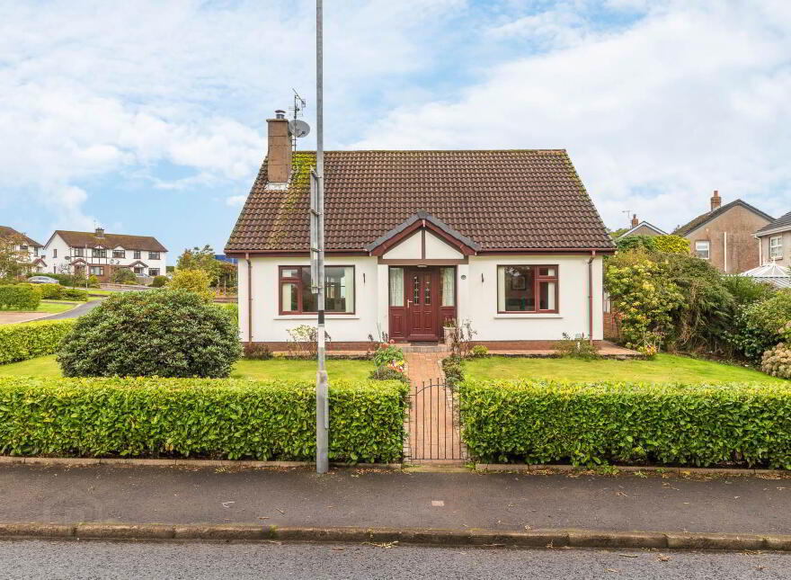 1 Fairlands, Moorfields, Ballymena, BT42 3HE