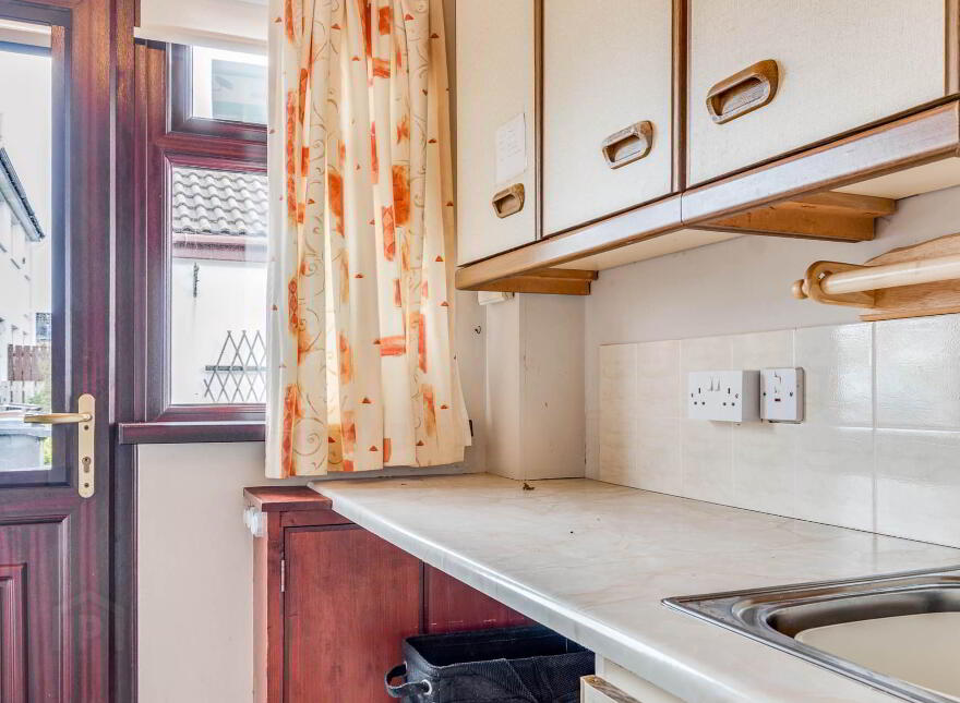 1 Fairlands, Moorfields, Ballymena, BT42 3HE