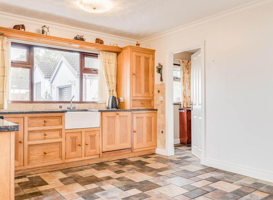 1 Fairlands, Moorfields, Ballymena, BT42 3HE