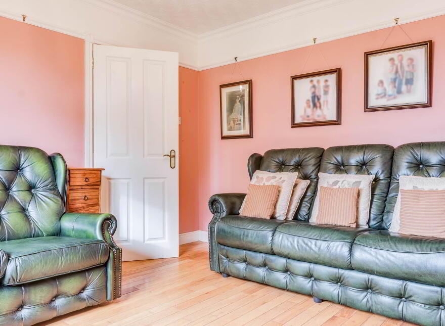 1 Fairlands, Moorfields, Ballymena, BT42 3HE