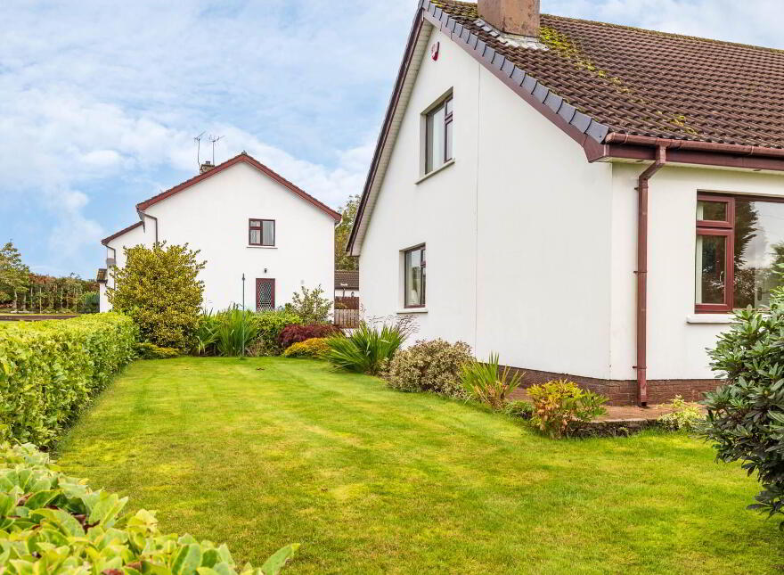 1 Fairlands, Moorfields, Ballymena, BT42 3HE