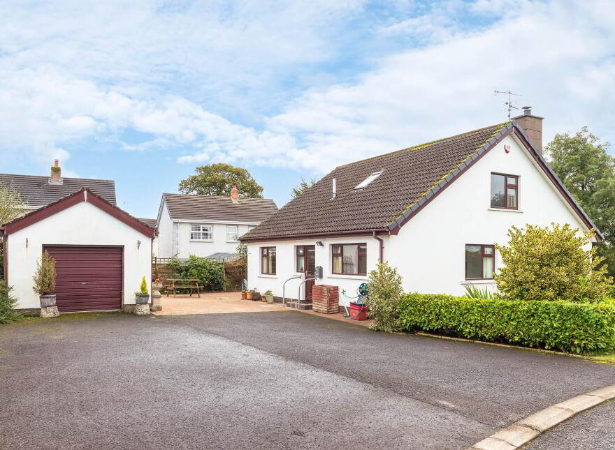 1 Fairlands, Moorfields, Ballymena, BT42 3HE