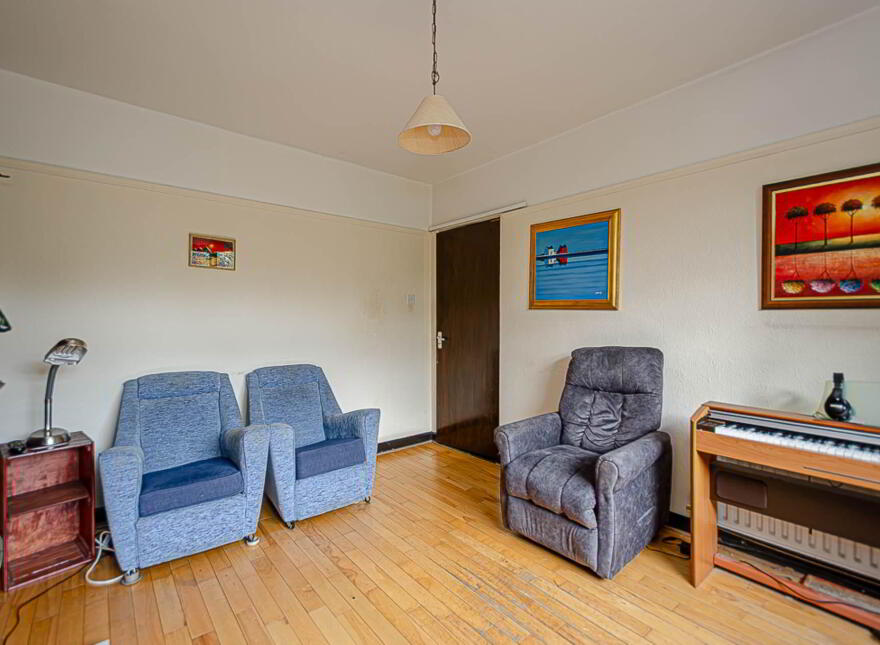 106 Locksley Park, Upper Lisburn Road, Belfast, BT10 0AT