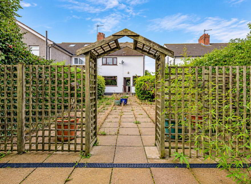 106 Locksley Park, Upper Lisburn Road, Belfast, BT10 0AT