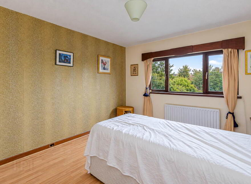 106 Locksley Park, Upper Lisburn Road, Belfast, BT10 0AT