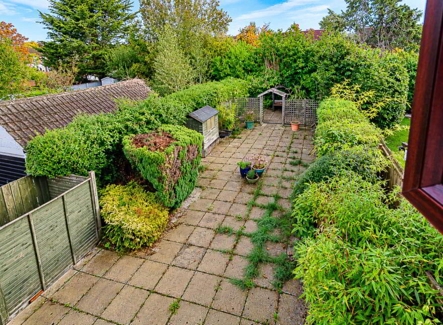 106 Locksley Park, Upper Lisburn Road, Belfast, BT10 0AT