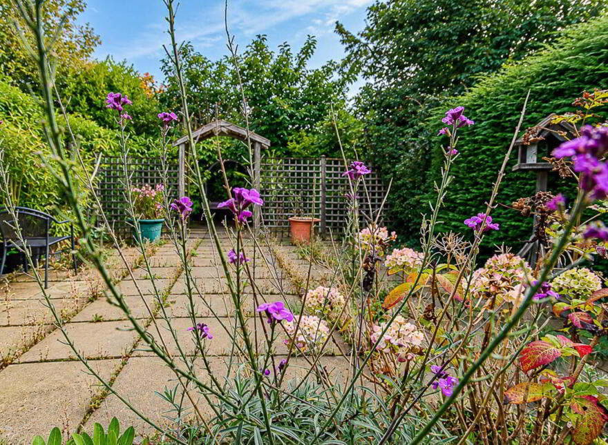 106 Locksley Park, Upper Lisburn Road, Belfast, BT10 0AT