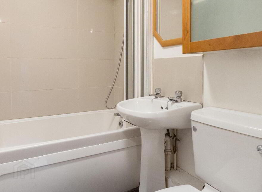 Apt 10, Roebuck Hall, Clonskeagh, Clonskeagh, D14CH04