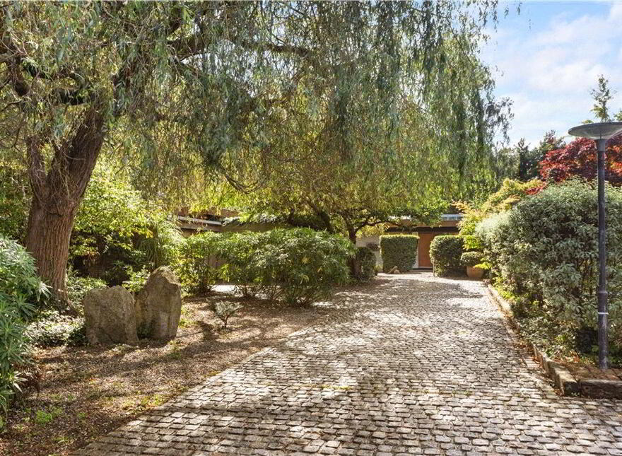Meadowcourt, 20 Booterstown Park, Booterstown, A94N6C1